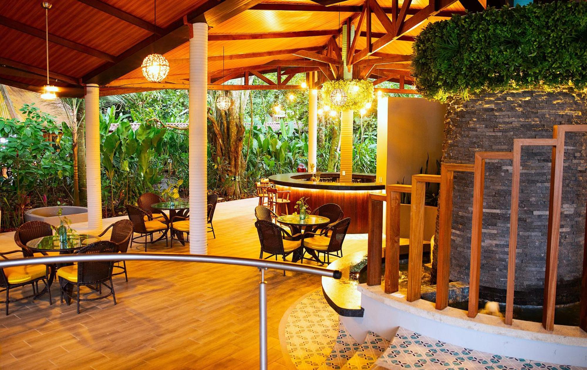 Aninga Lodge Tortuguero Buitenkant foto
