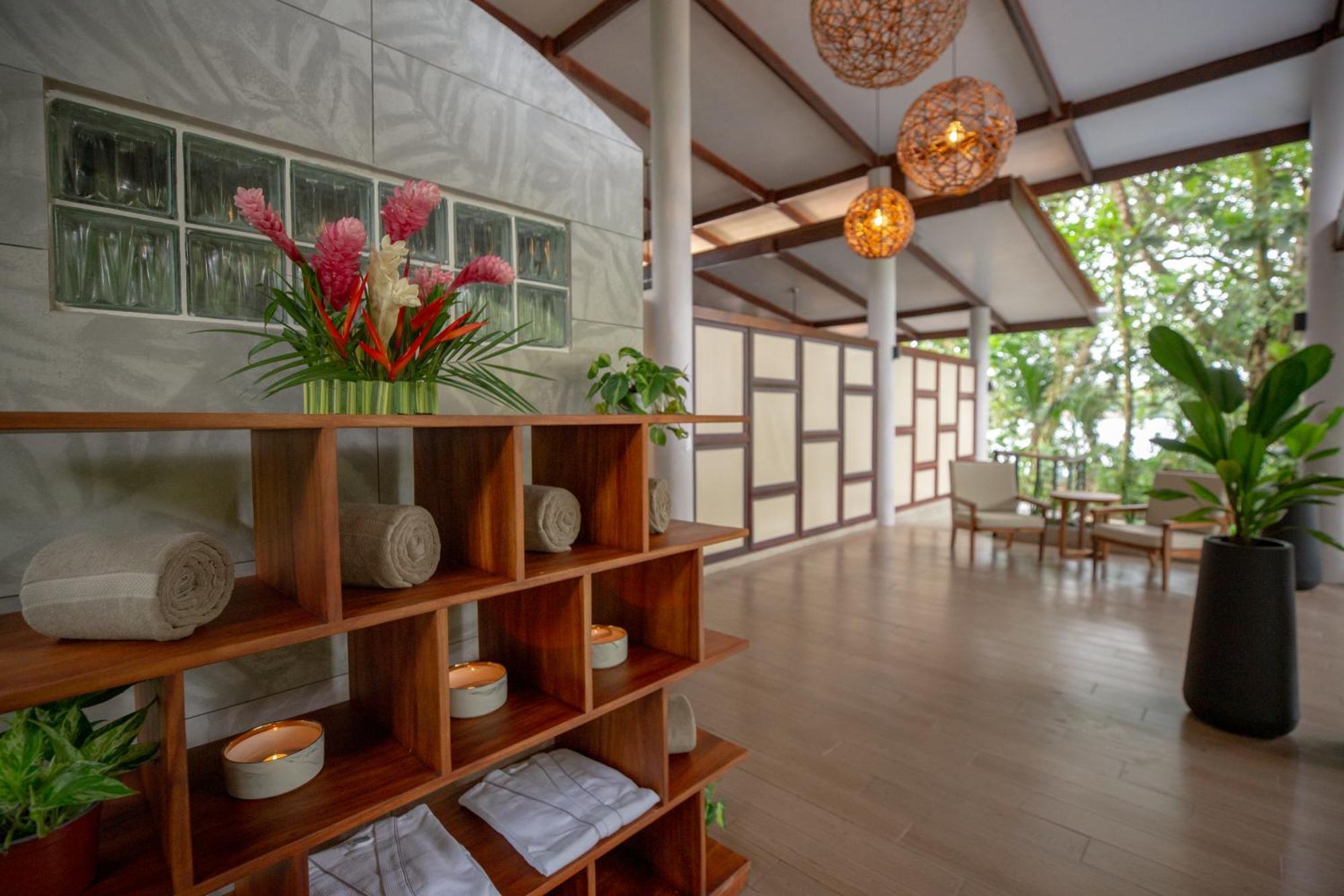 Aninga Lodge Tortuguero Buitenkant foto